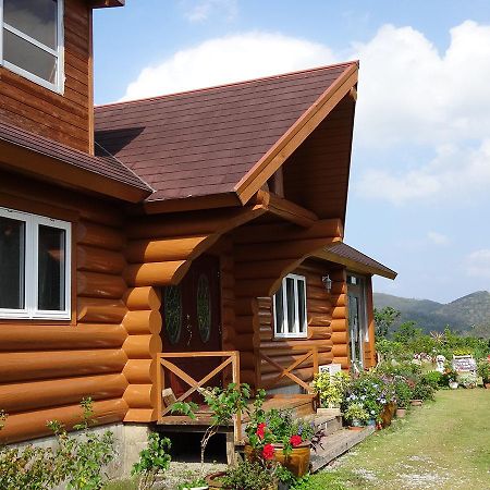 Log Pension Izumigamori Motobu Exteriör bild